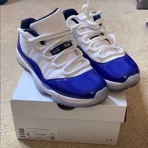 Women Air Jordan 11 Retro Like New